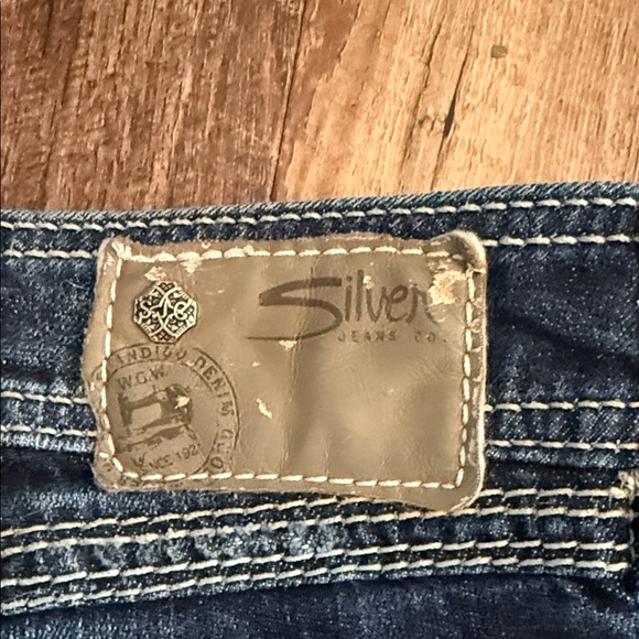 Silver Jeans Co. Blue Denim with Contrast Stitching - Picture 2 of 13